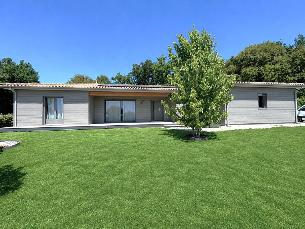 2 bedroom maison in Nanteuil En Vallee, Charente, France