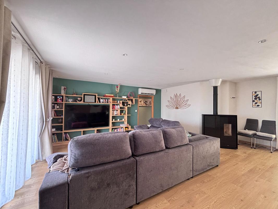 2 bedroom maison in Nanteuil En Vallee, Charente, France