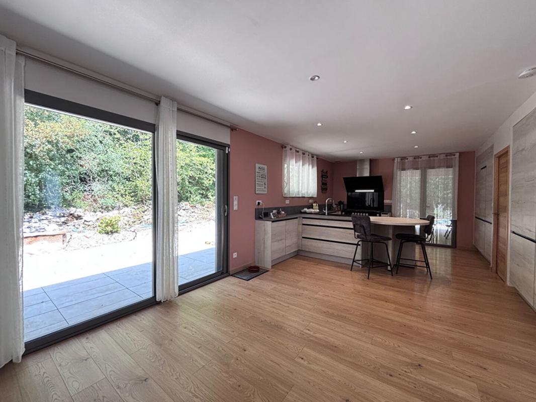 2 bedroom maison in Nanteuil En Vallee, Charente, France