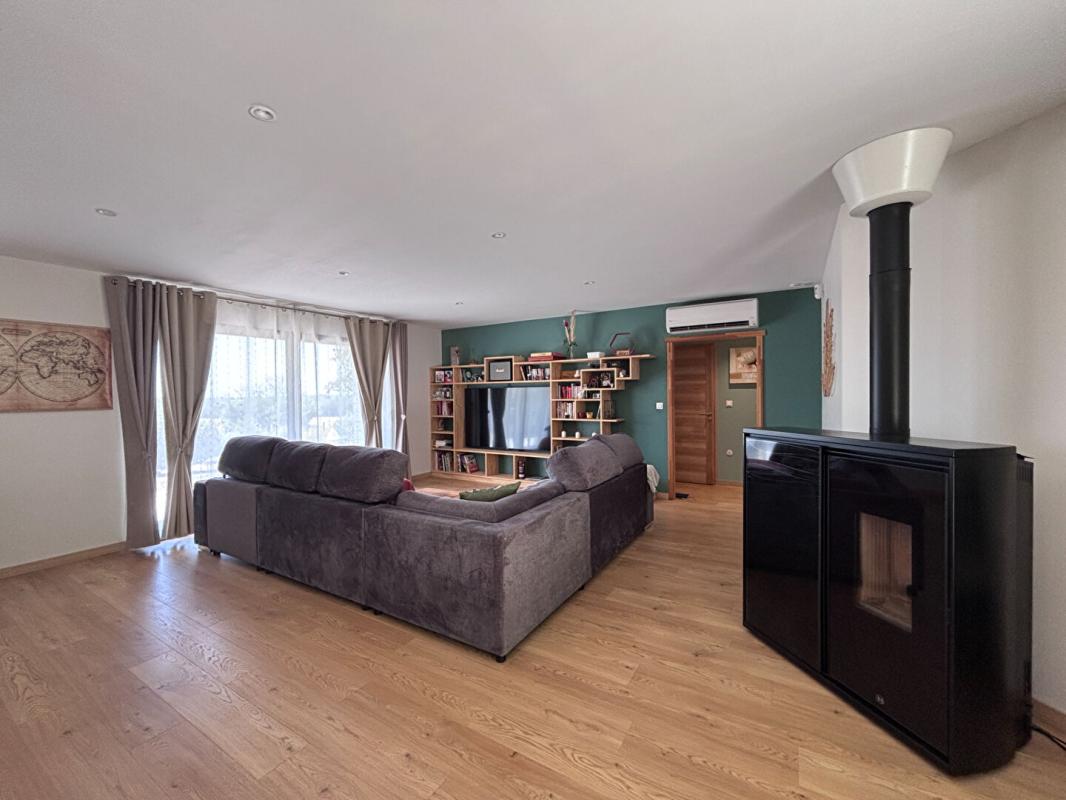 2 bedroom maison in Nanteuil En Vallee, Charente, France