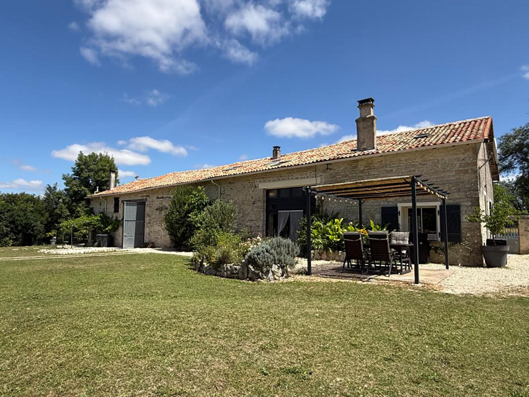 7 bedroom propriete in Valdelaume, Deux-Sèvres, France