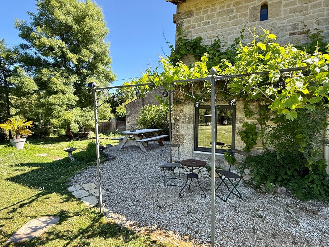 7 bedroom propriete in Valdelaume, Deux-Sèvres, France
