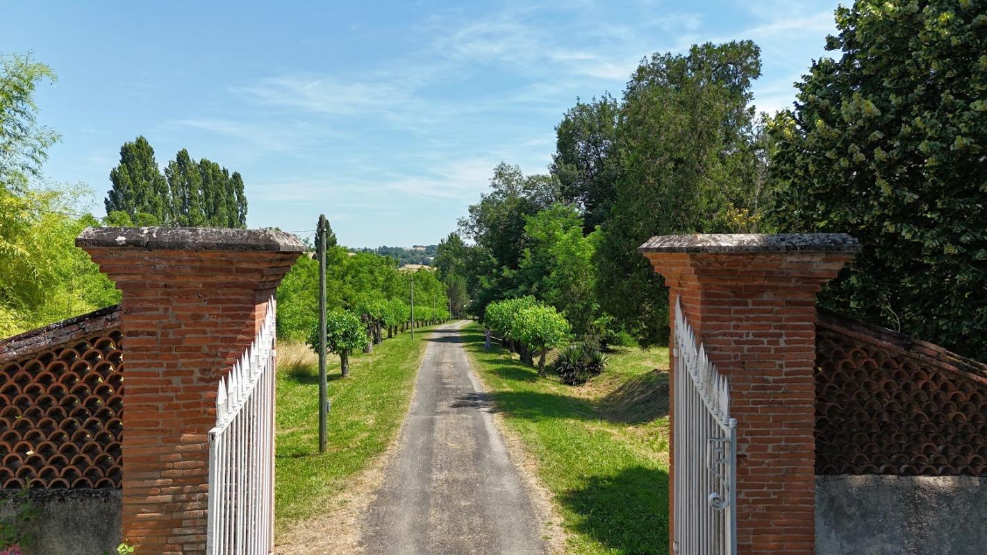 8 bedroom chateau in Saint Nauphary, Tarn-et-Garonne, France