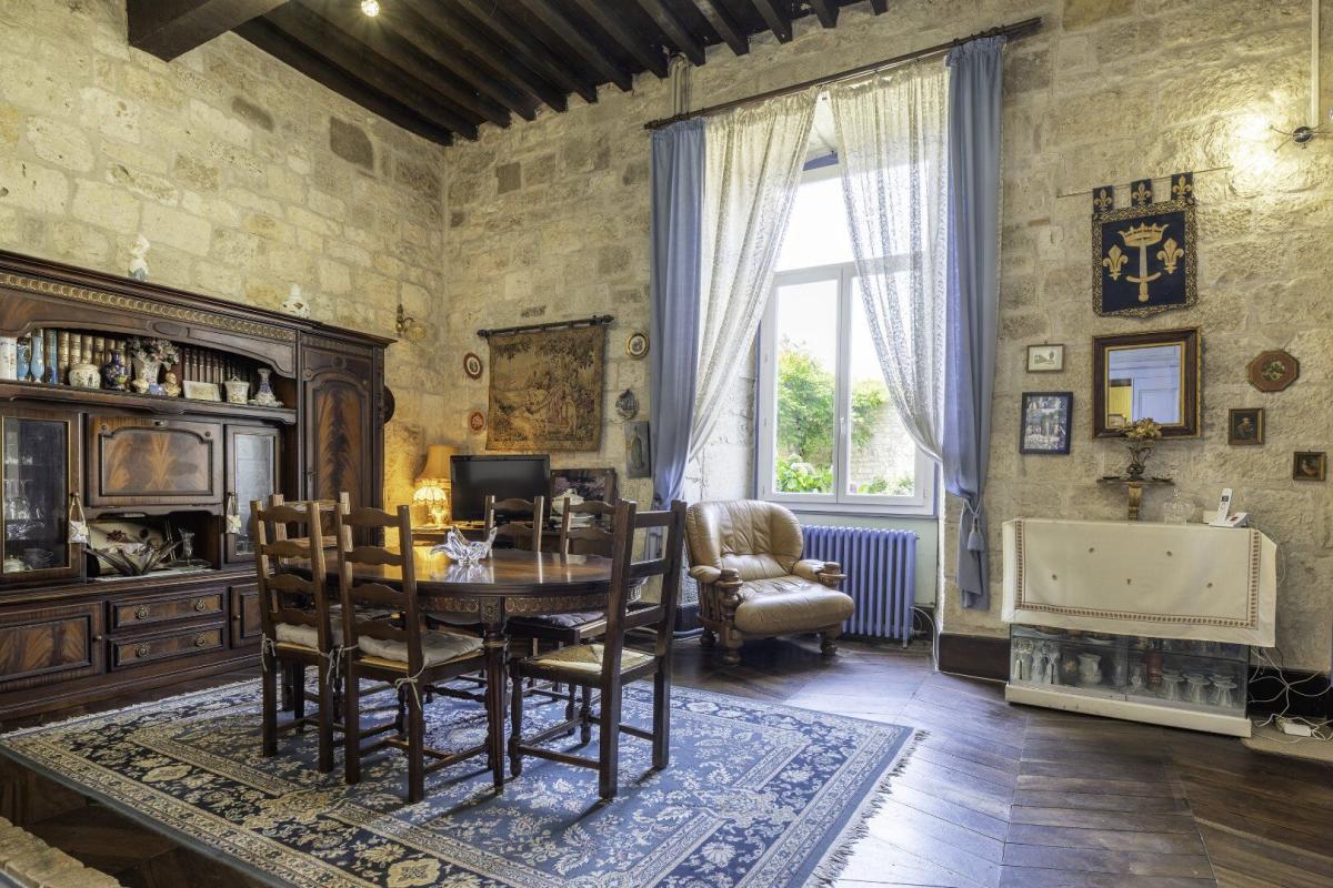 8 bedroom hotel particulier in Castelnau Montratier, Lot, France