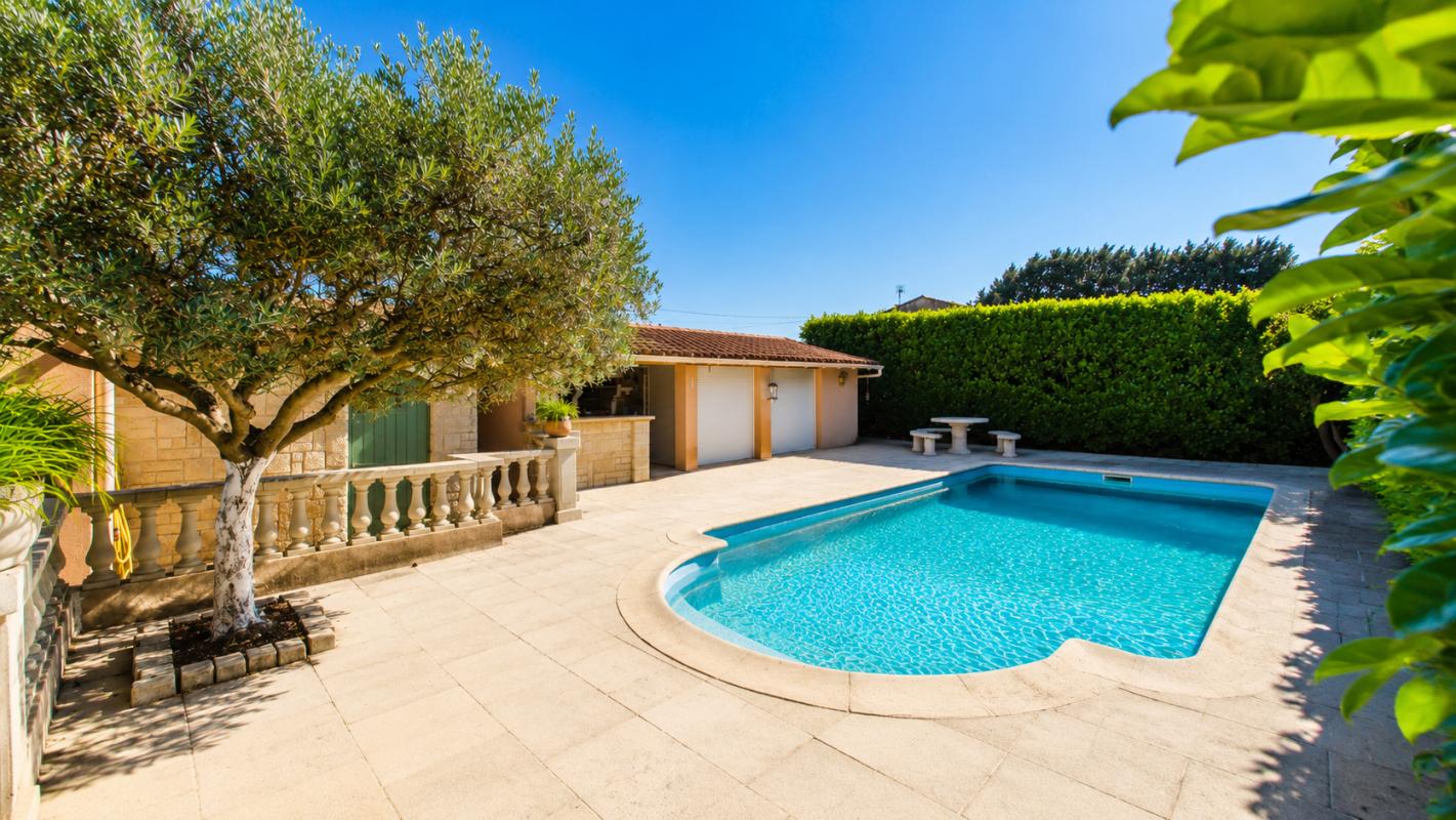 5 bedroom maison in Sauveterre, Gard, France