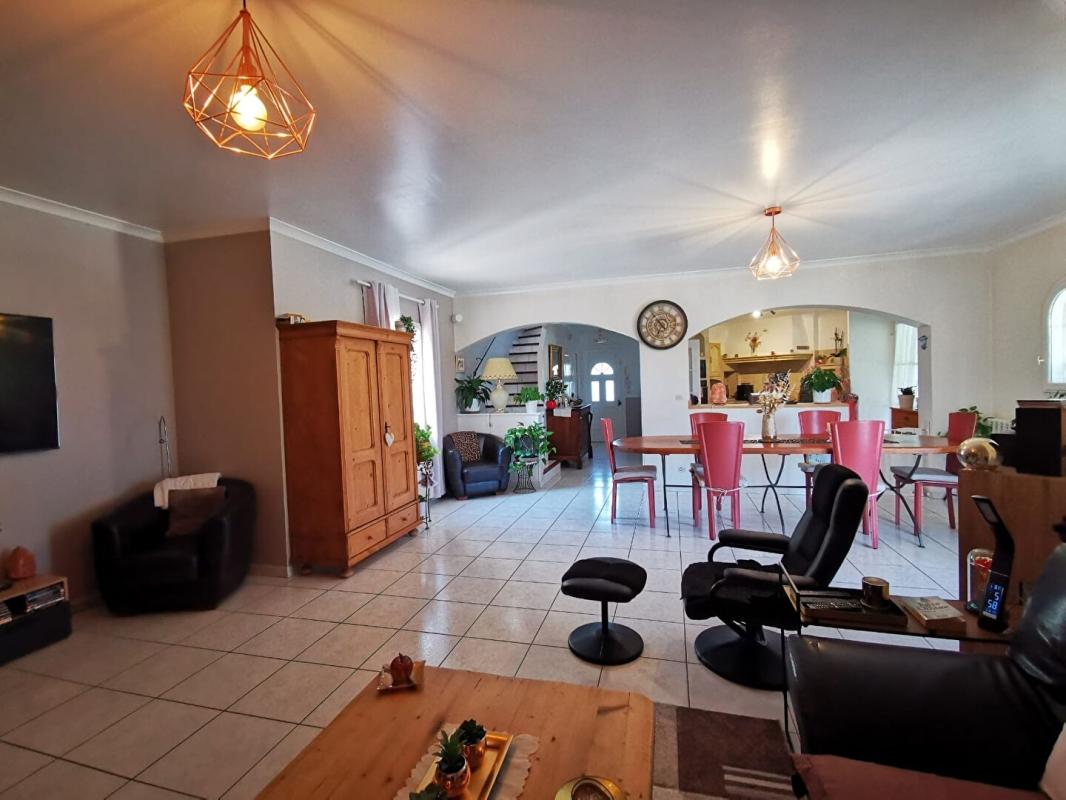 5 bedroom villa in Sauveterre, Gard, France