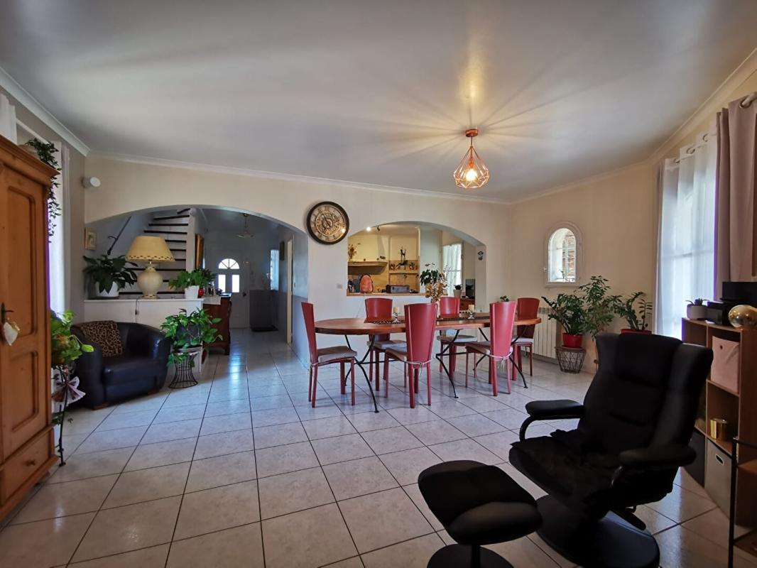 5 bedroom villa in Sauveterre, Gard, France