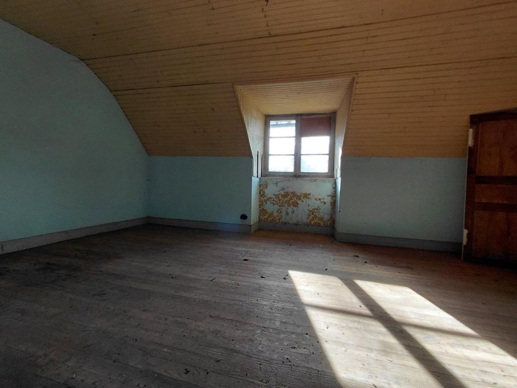 3 bedroom maison a renover in Anglards De Salers, Cantal, France