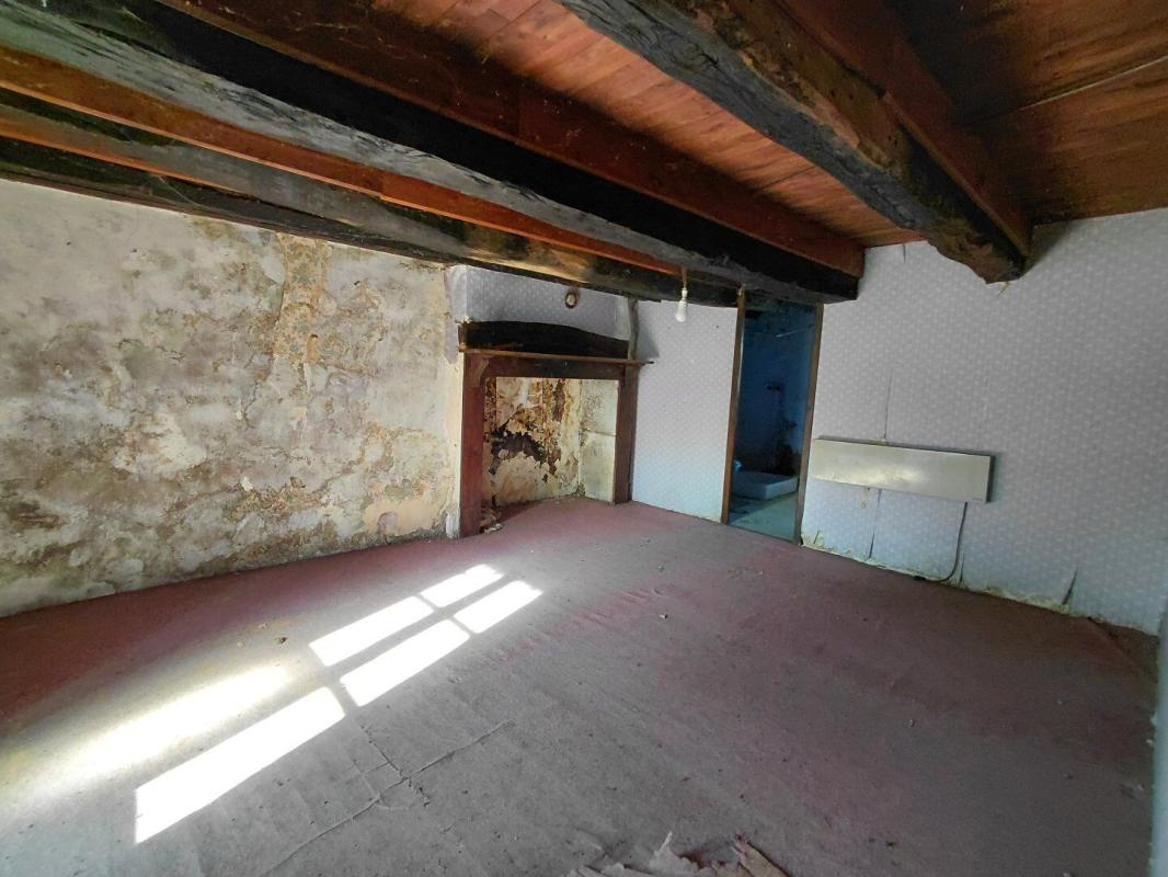 3 bedroom maison a renover in Anglards De Salers, Cantal, France