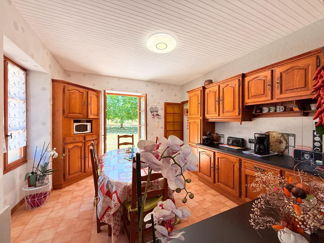 5 bedroom maison en pierres in Angouleme, Charente, France