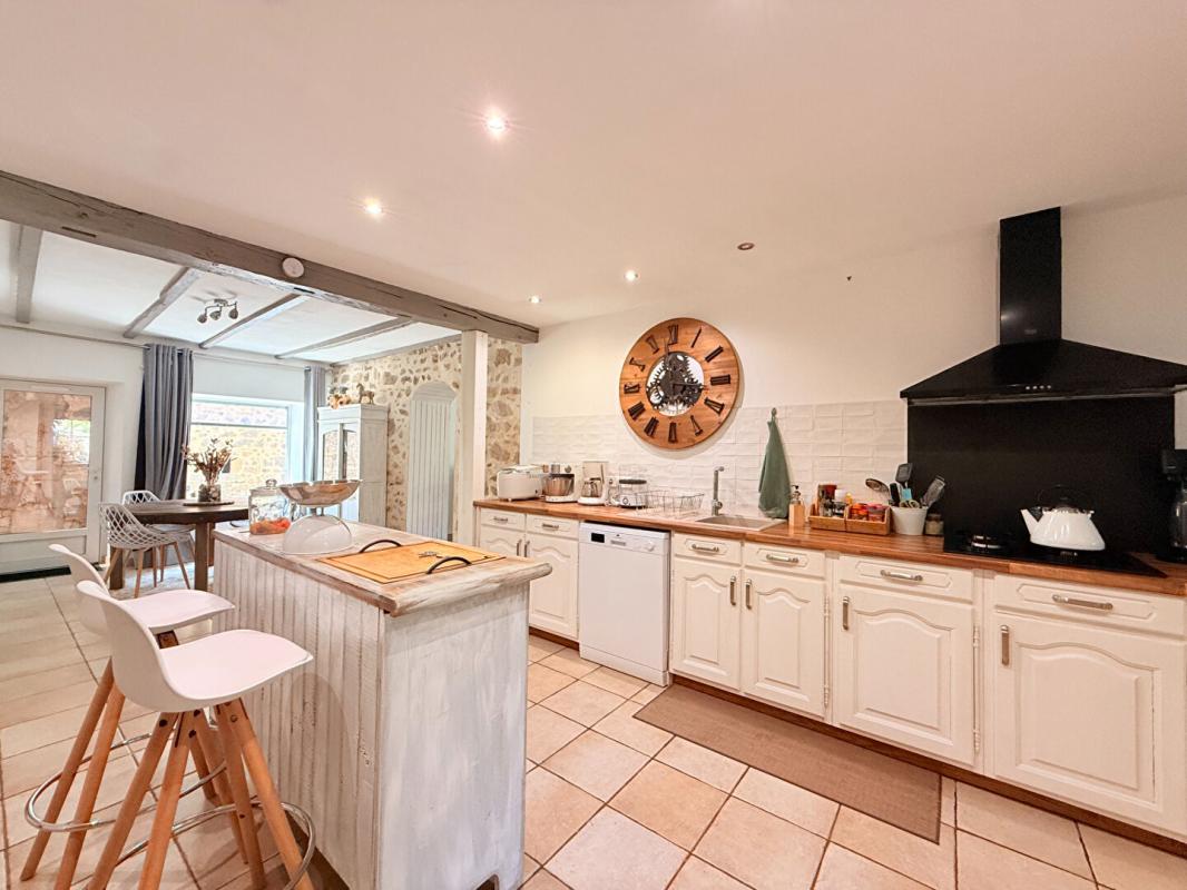 3 bedroom maison in Piegut Pluviers, Dordogne, France