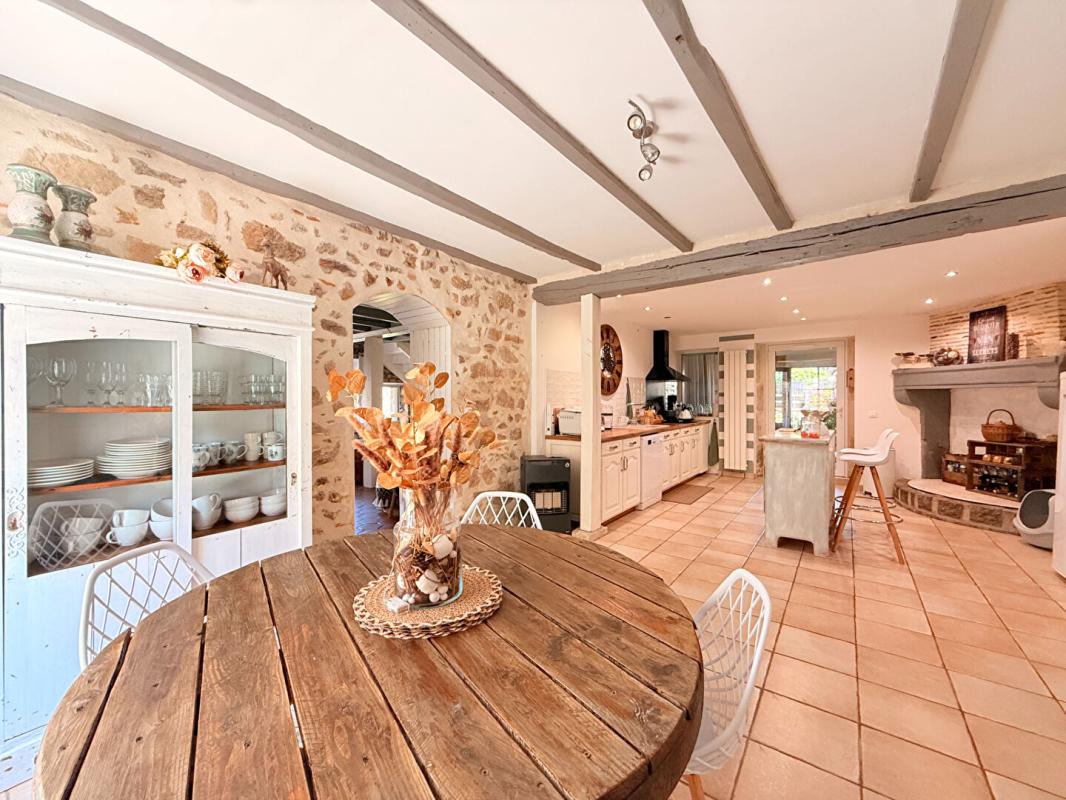 3 bedroom maison in Piegut Pluviers, Dordogne, France