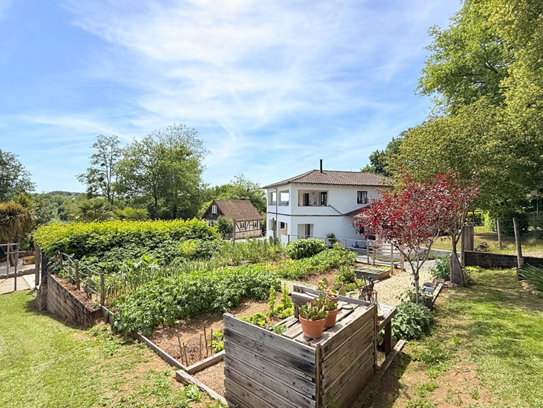 4 bedroom maison in Saint Pardoux La Riviere, Dordogne, France