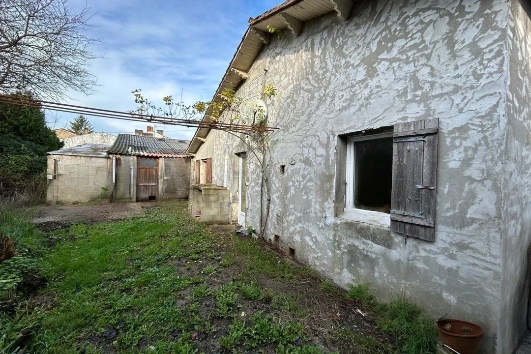 4 bedroom maison in St Jean D Angely, Charente-Maritime, France