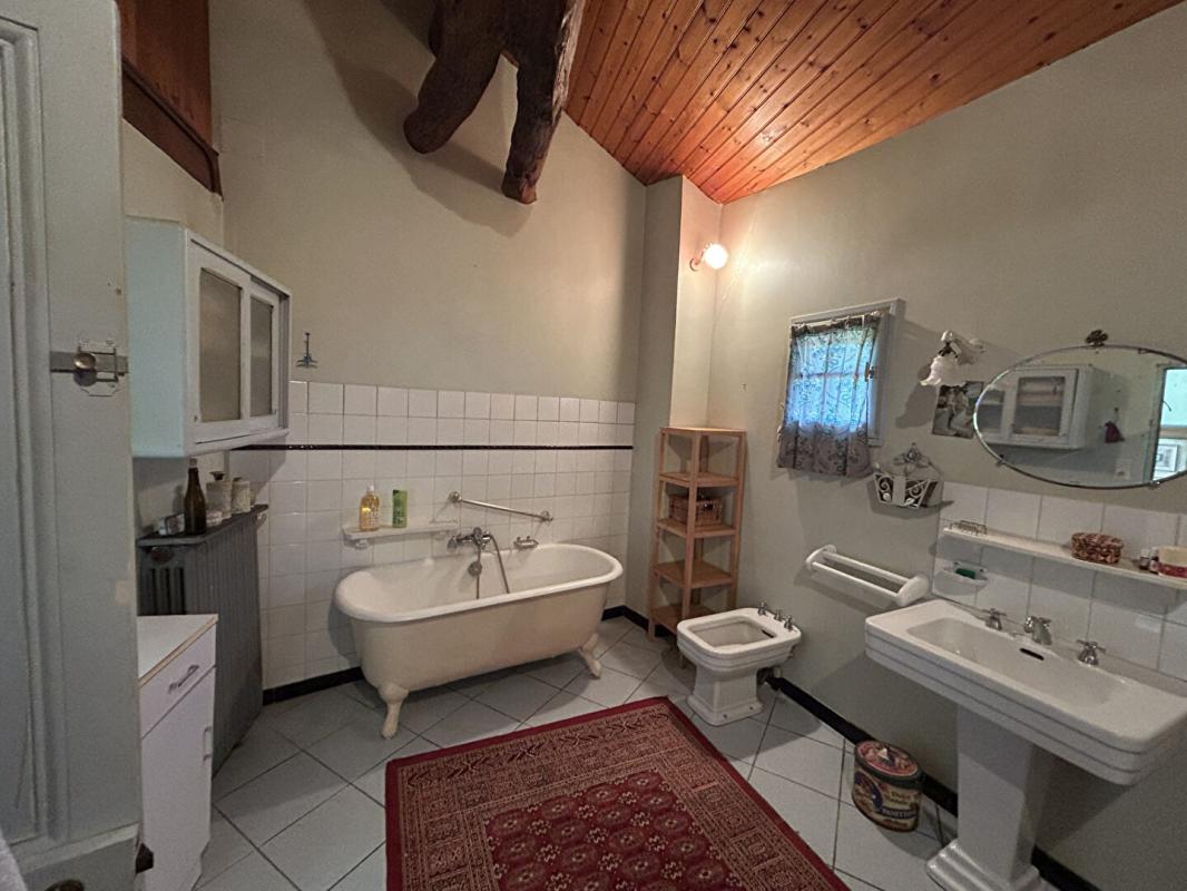 4 bedroom maison in Fontaine Chalendray, Charente-Maritime, France