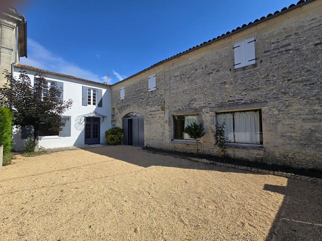 4 bedroom propriete in Authon Ebeon, Charente-Maritime, France
