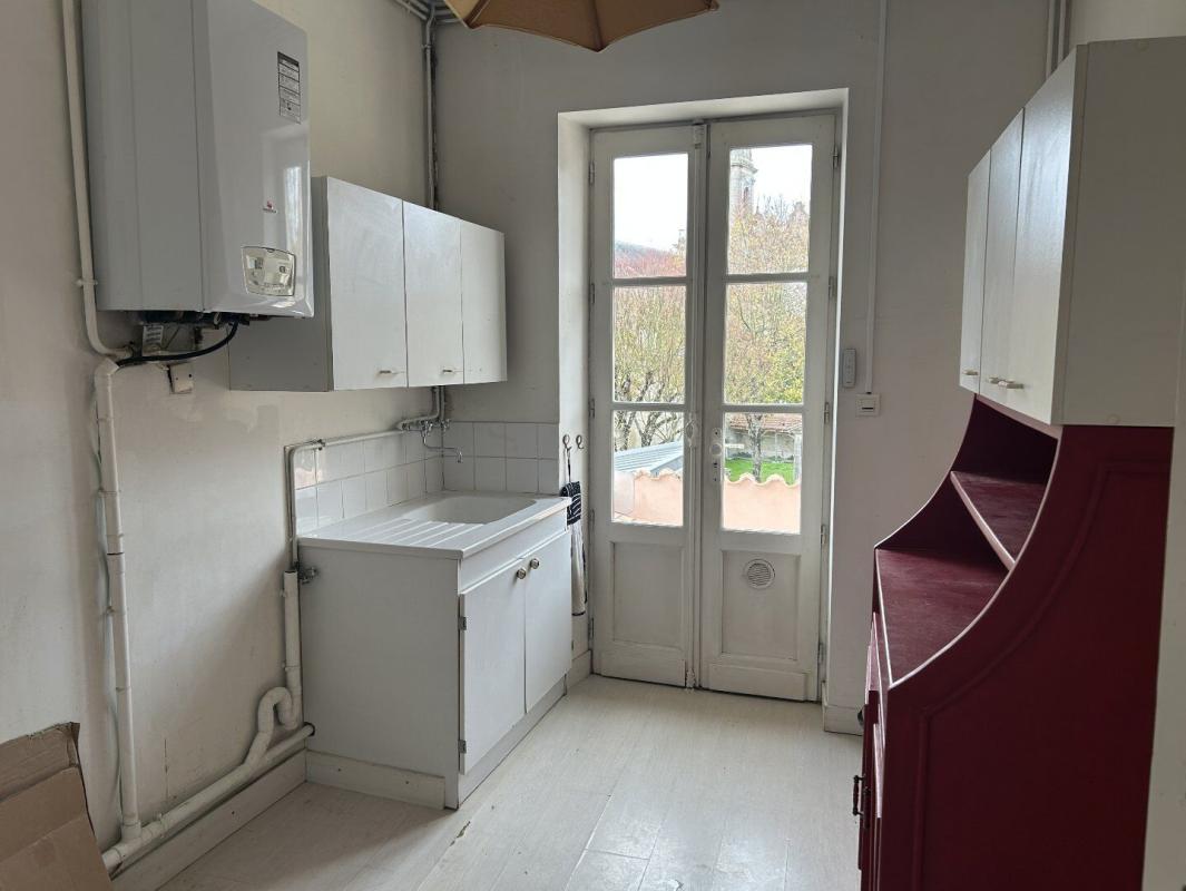 3 bedroom t4 in St Jean D Angely, Charente-Maritime, France