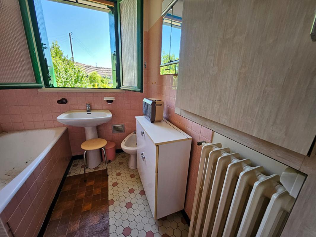 2 bedroom maison a renover in Perigueux, Dordogne, France