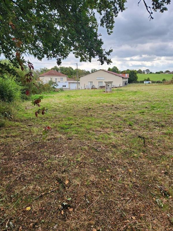 3 bedroom maison a renover in Etagnac, Charente, France