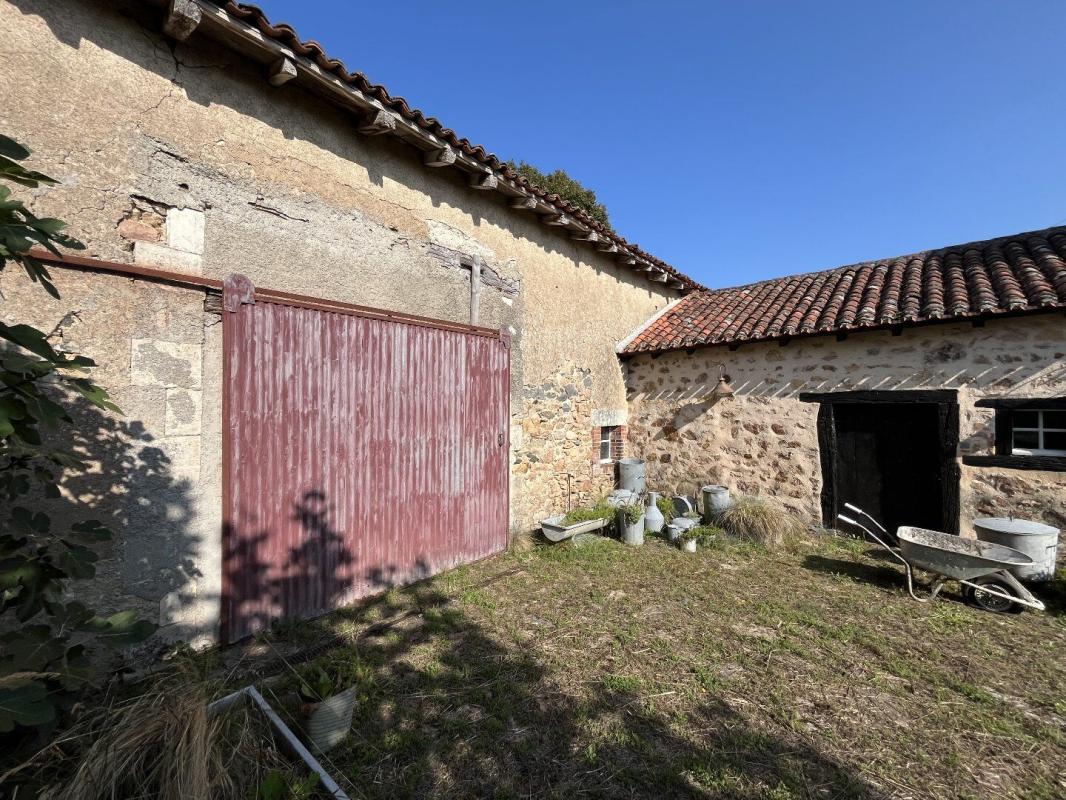 4 bedroom maison de maitre in Luchapt, Vienne, France