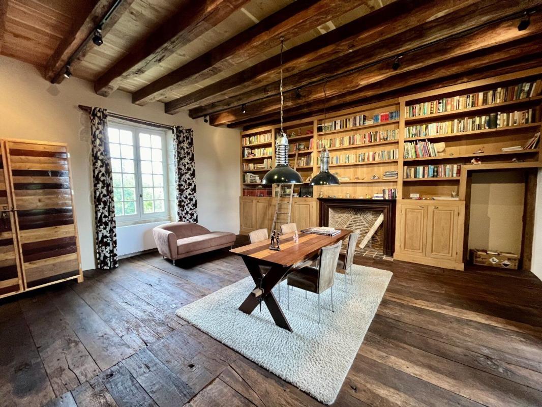 4 bedroom maison de maitre in Luchapt, Vienne, France
