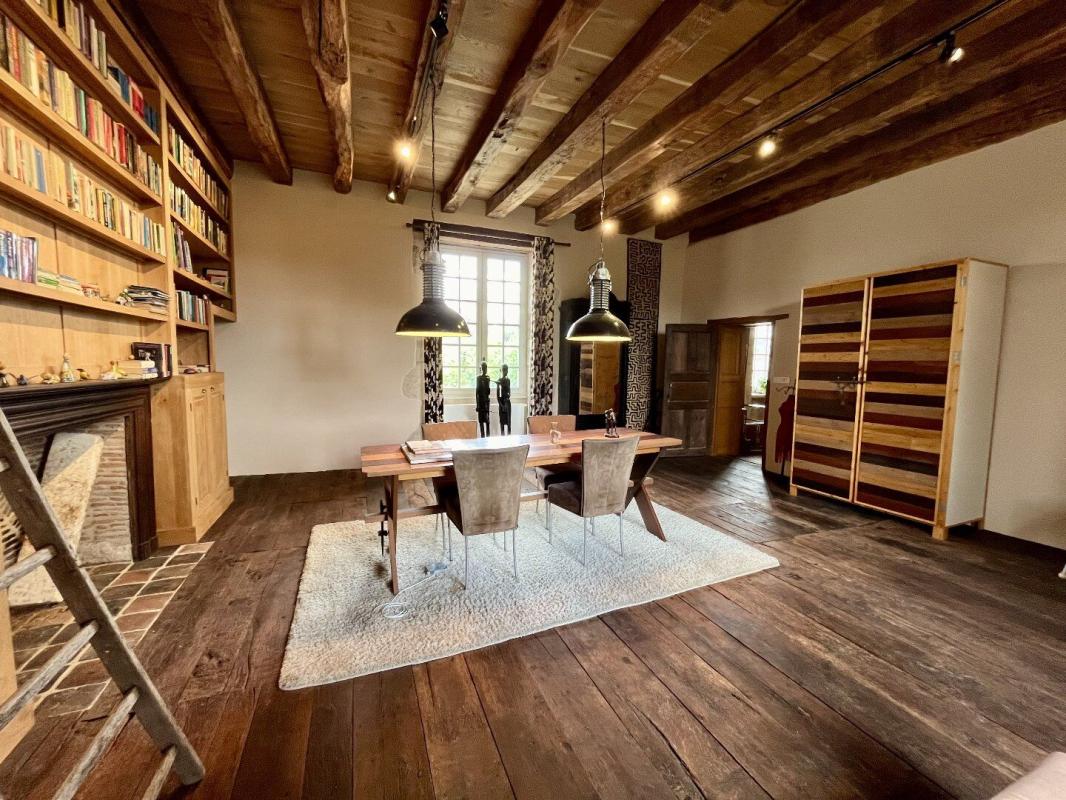 4 bedroom maison de maitre in Luchapt, Vienne, France