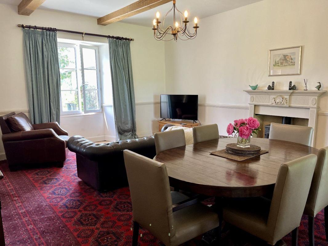 5 bedroom manoir in Pressac, Vienne, France