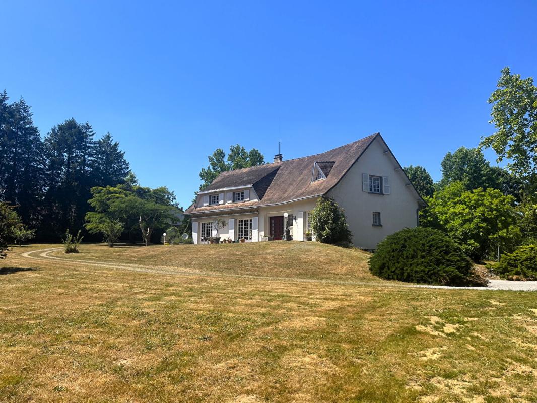4 bedroom maison in Dournazac, Haute-Vienne, France