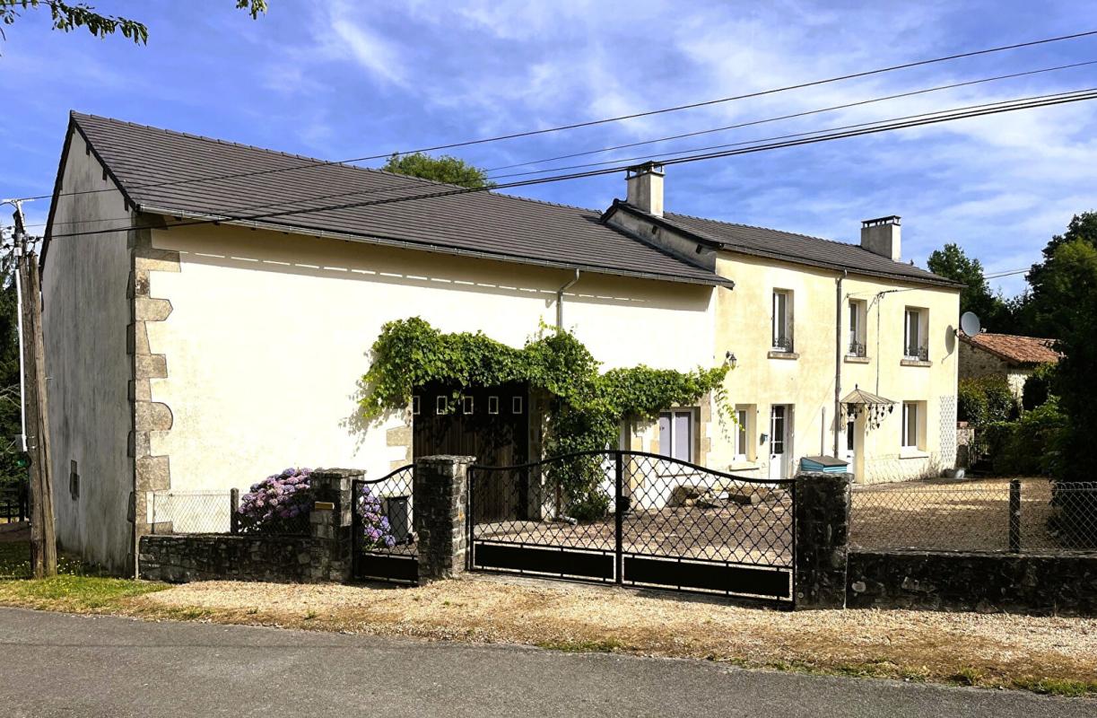 5 bedroom demeure in Marval, Haute-Vienne, France