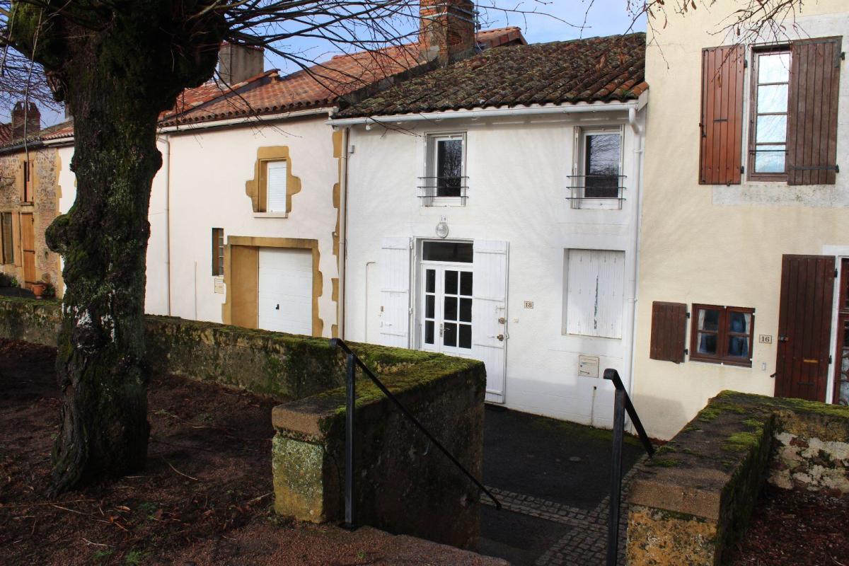 1 bedroom maison de village in Availles Limouzine, Vienne, France