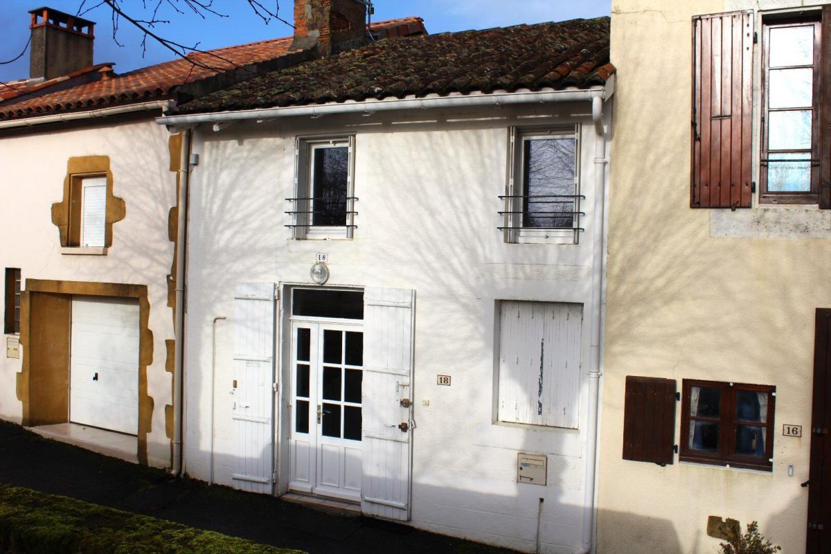 1 bedroom maison de village in Availles Limouzine, Vienne, France