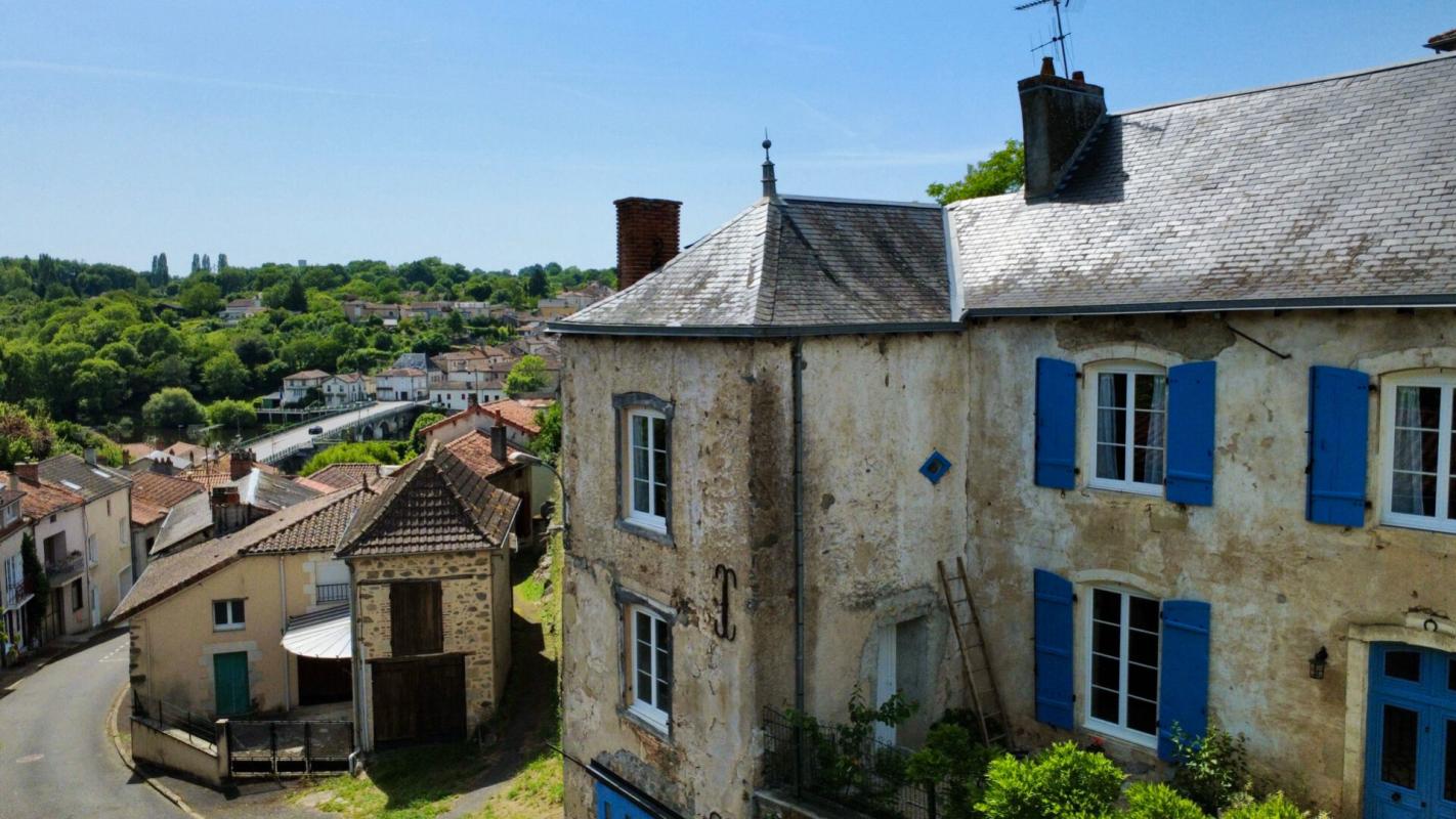 3 bedroom maison in L Isle Jourdain, Vienne, France
