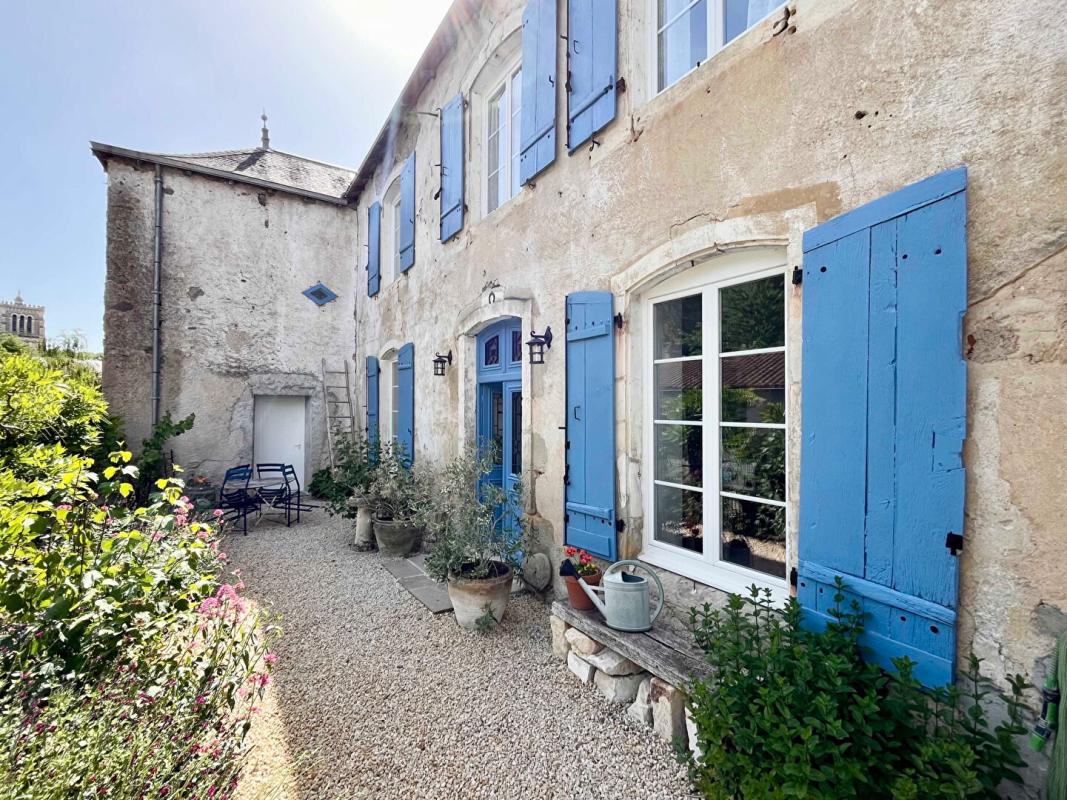3 bedroom maison in L Isle Jourdain, Vienne, France