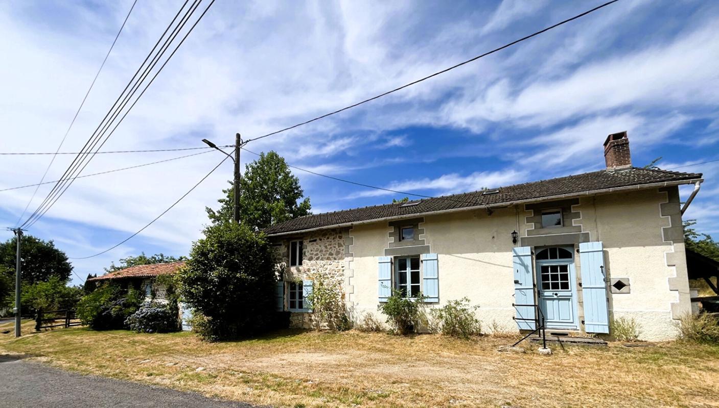4 bedroom maison en pierres in Maisonnais Sur Tardoire, Haute-Vienne, France