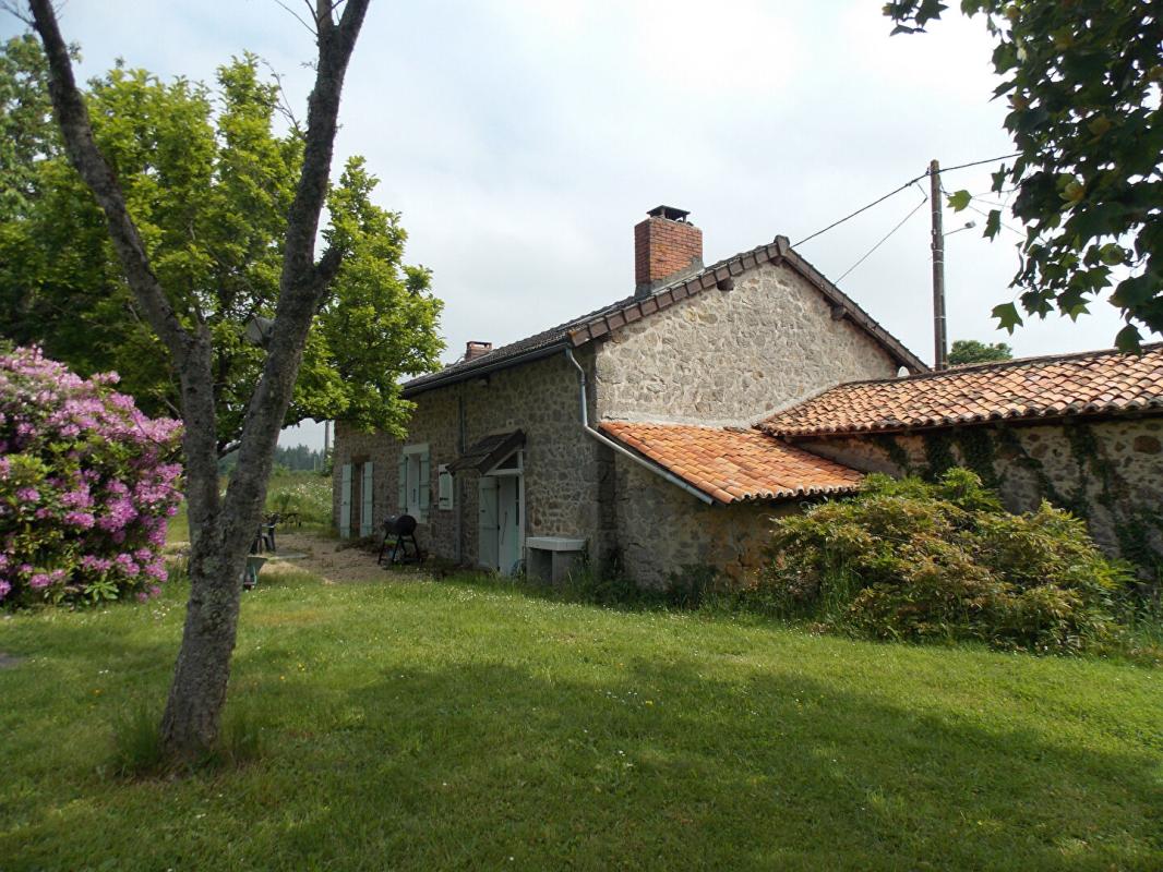 4 bedroom maison en pierres in Maisonnais Sur Tardoire, Haute-Vienne, France