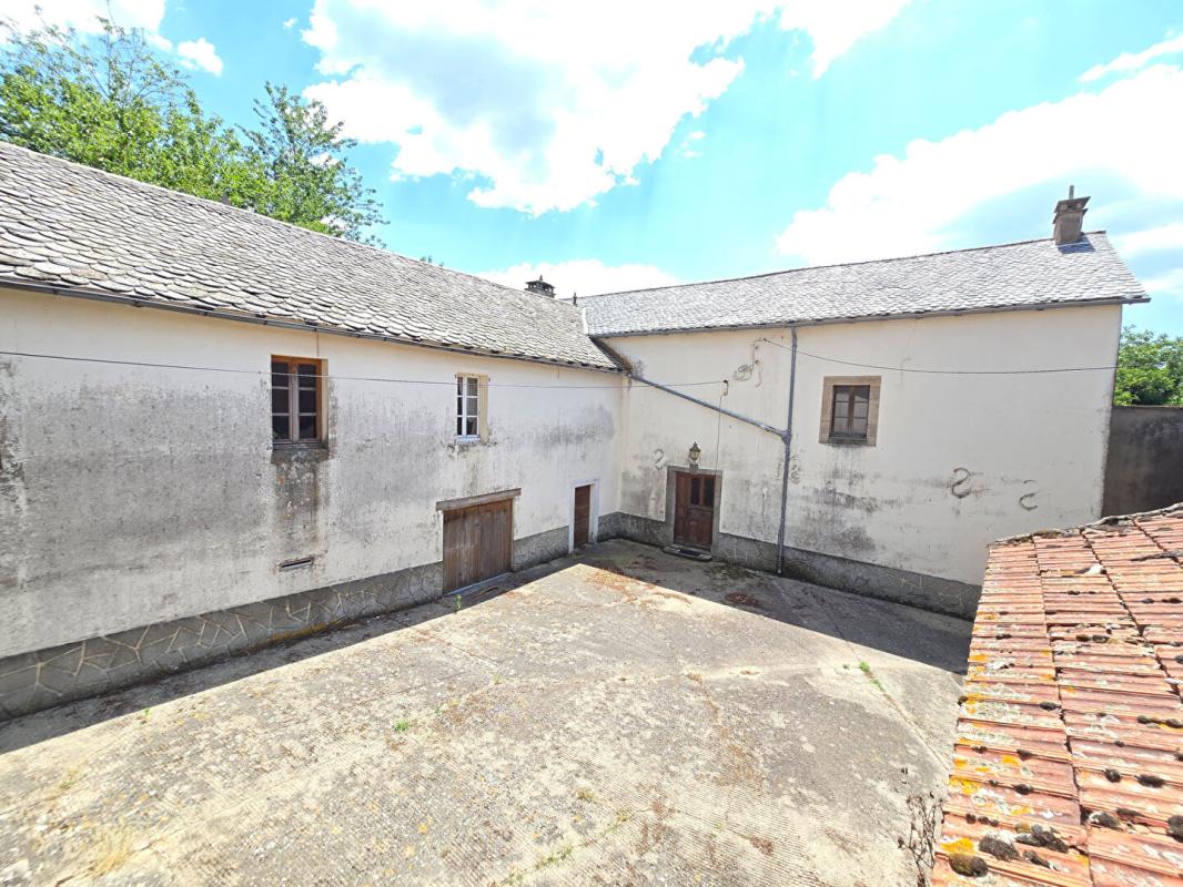 6 bedroom corps de ferme in Durenque, Aveyron, France