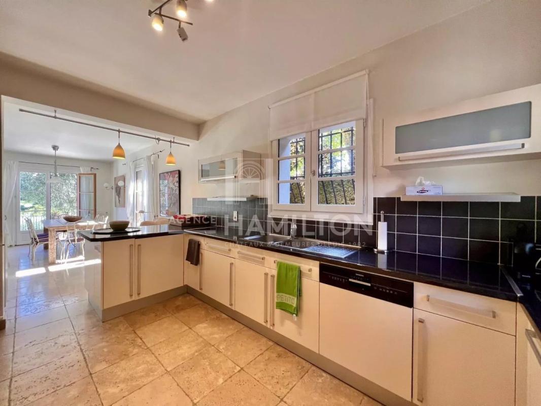 6 bedroom villa in Châteauneuf-grasse, Alpes-Maritimes, France
