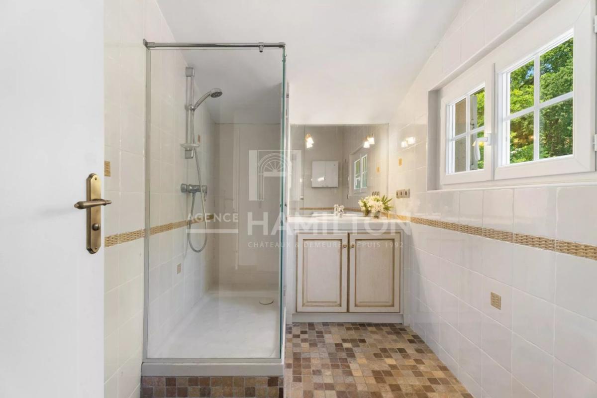 5 bedroom villa in Châteauneuf-grasse, Alpes-Maritimes, France