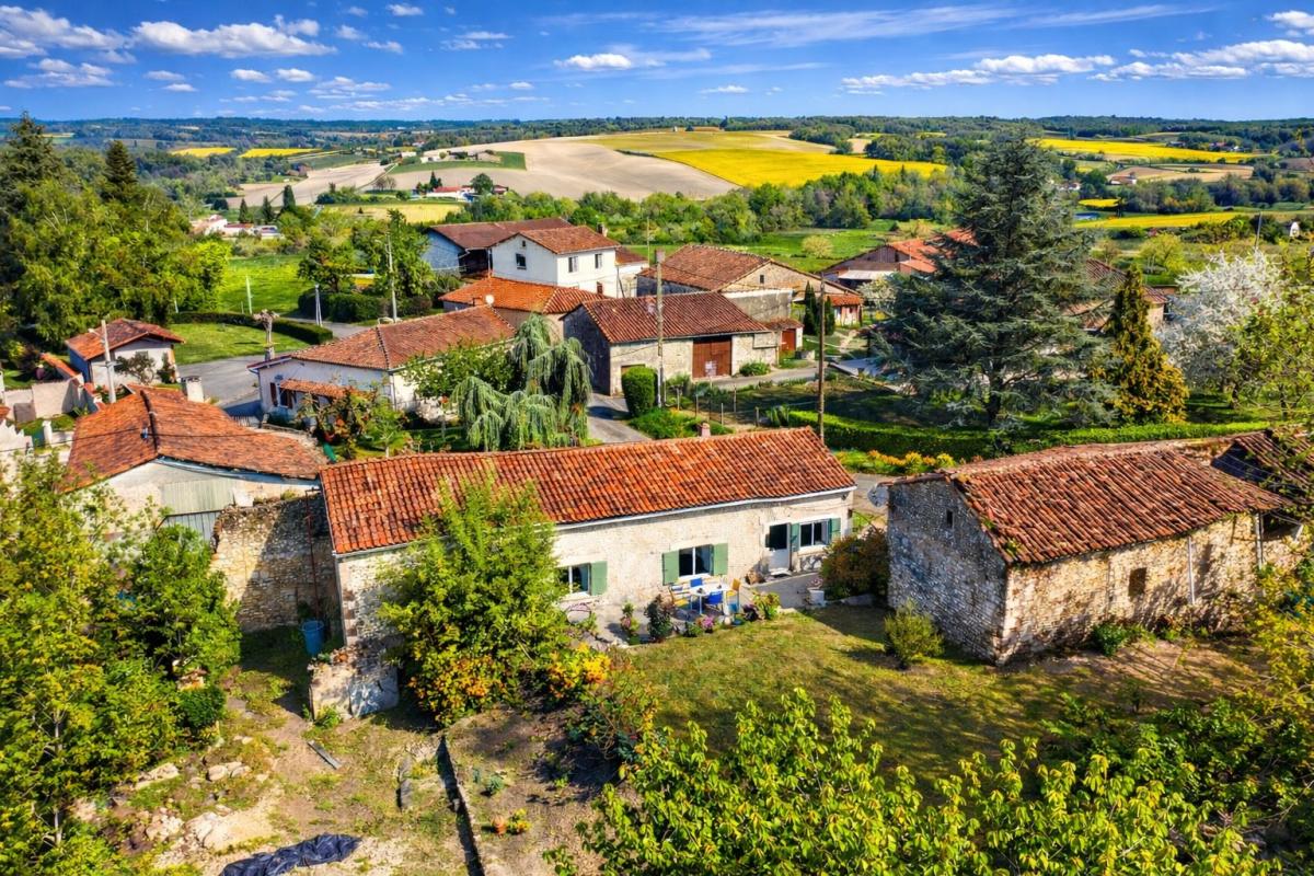 3 bedroom longere in Montmoreau Saint Cybard, Charente, France