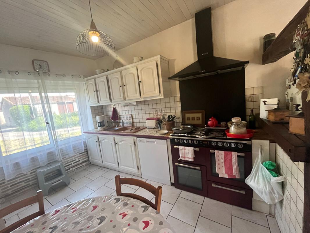 3 bedroom longere in Montmoreau Saint Cybard, Charente, France