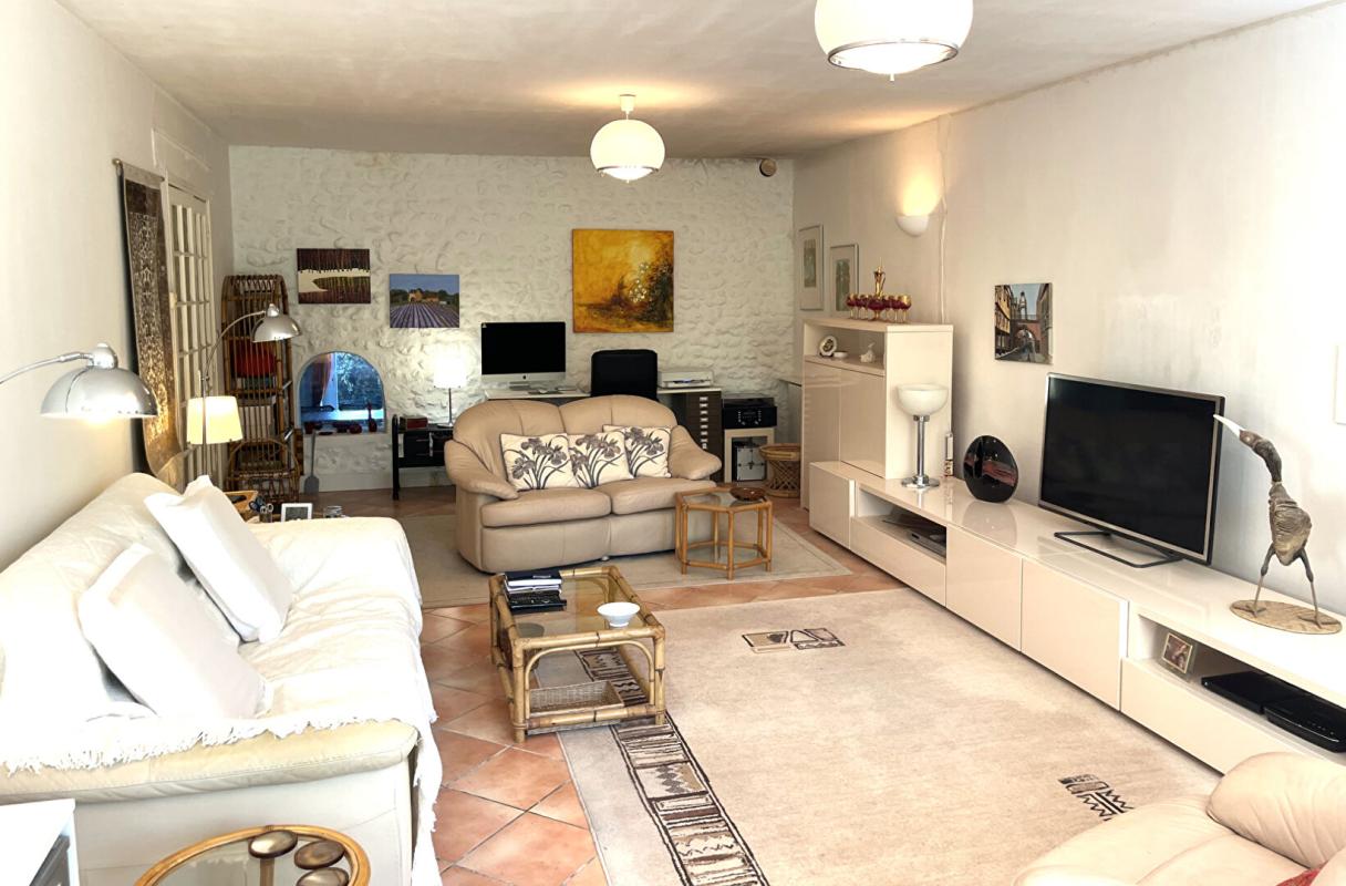 3 bedroom maison in Montmoreau Saint Cybard, Charente, France