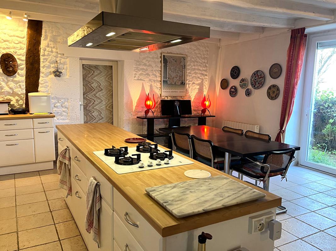 3 bedroom maison in Montmoreau Saint Cybard, Charente, France