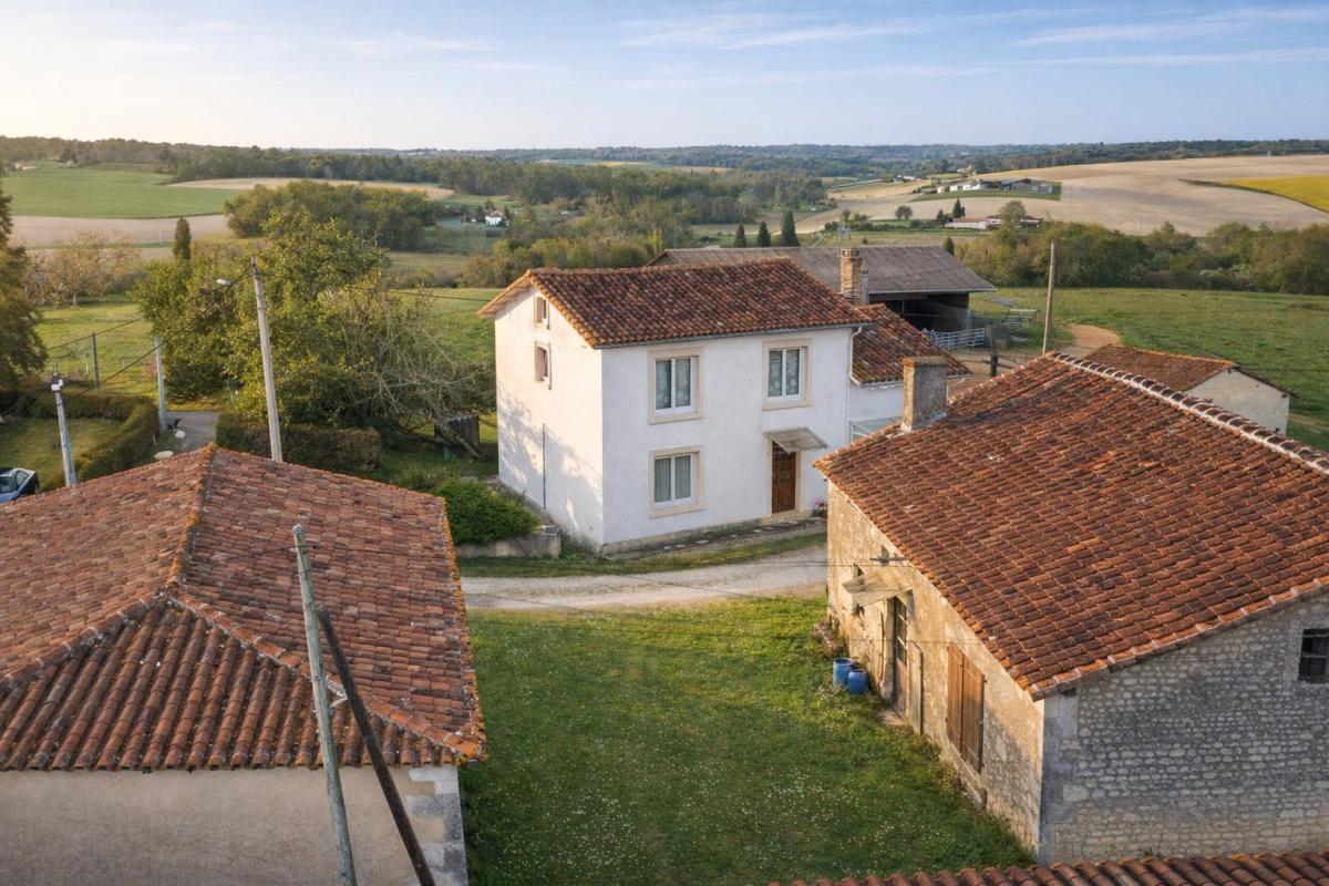 5 bedroom corps de ferme in Montmoreau Saint Cybard, Charente, France