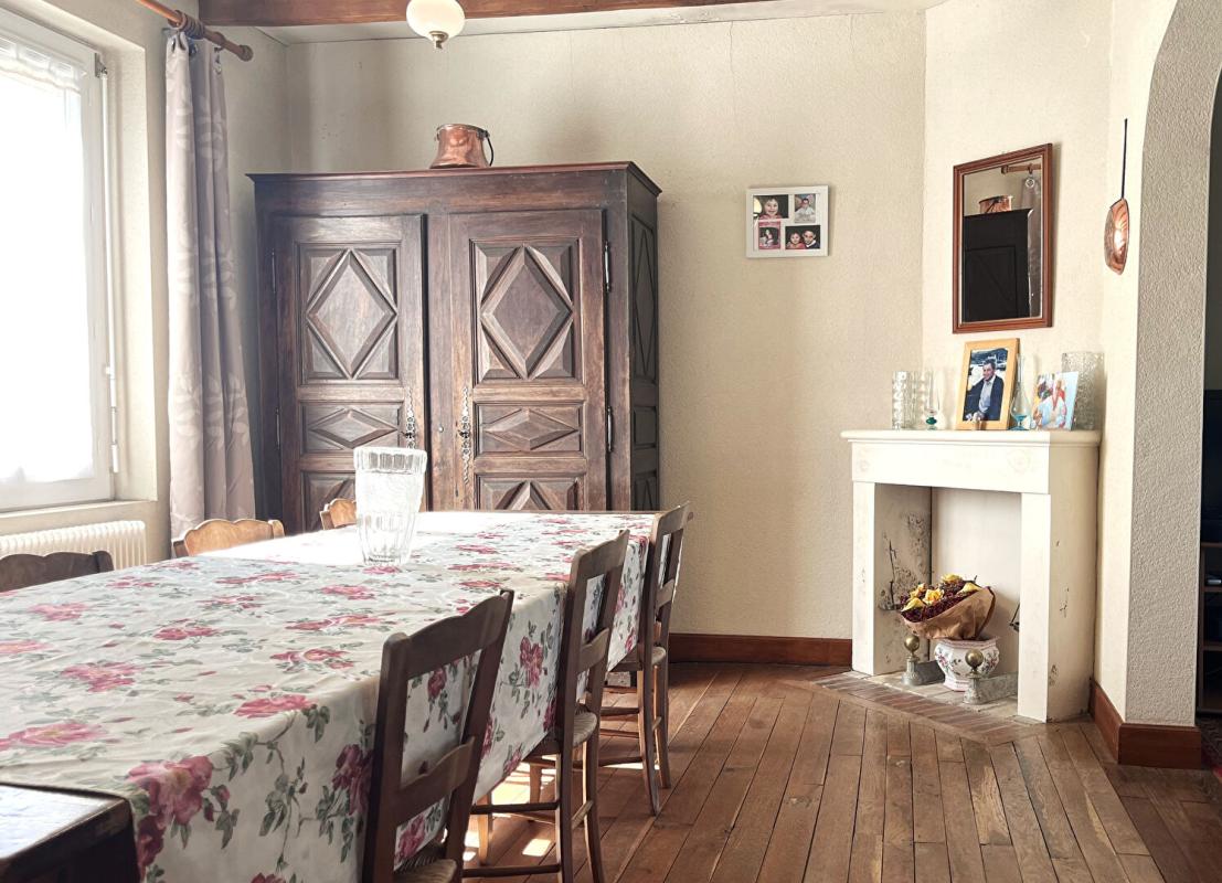 5 bedroom corps de ferme in Montmoreau Saint Cybard, Charente, France