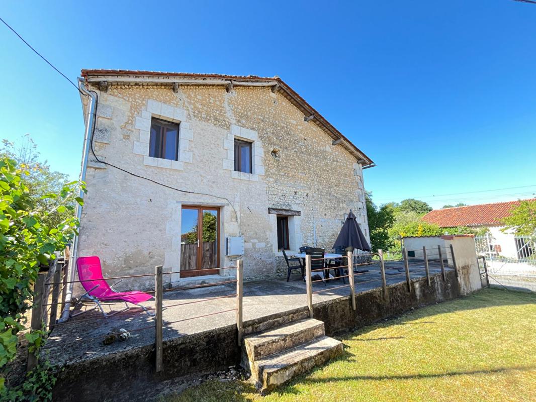 3 bedroom maison in Bors (canton De Tude Et Lavalette), Charente, France