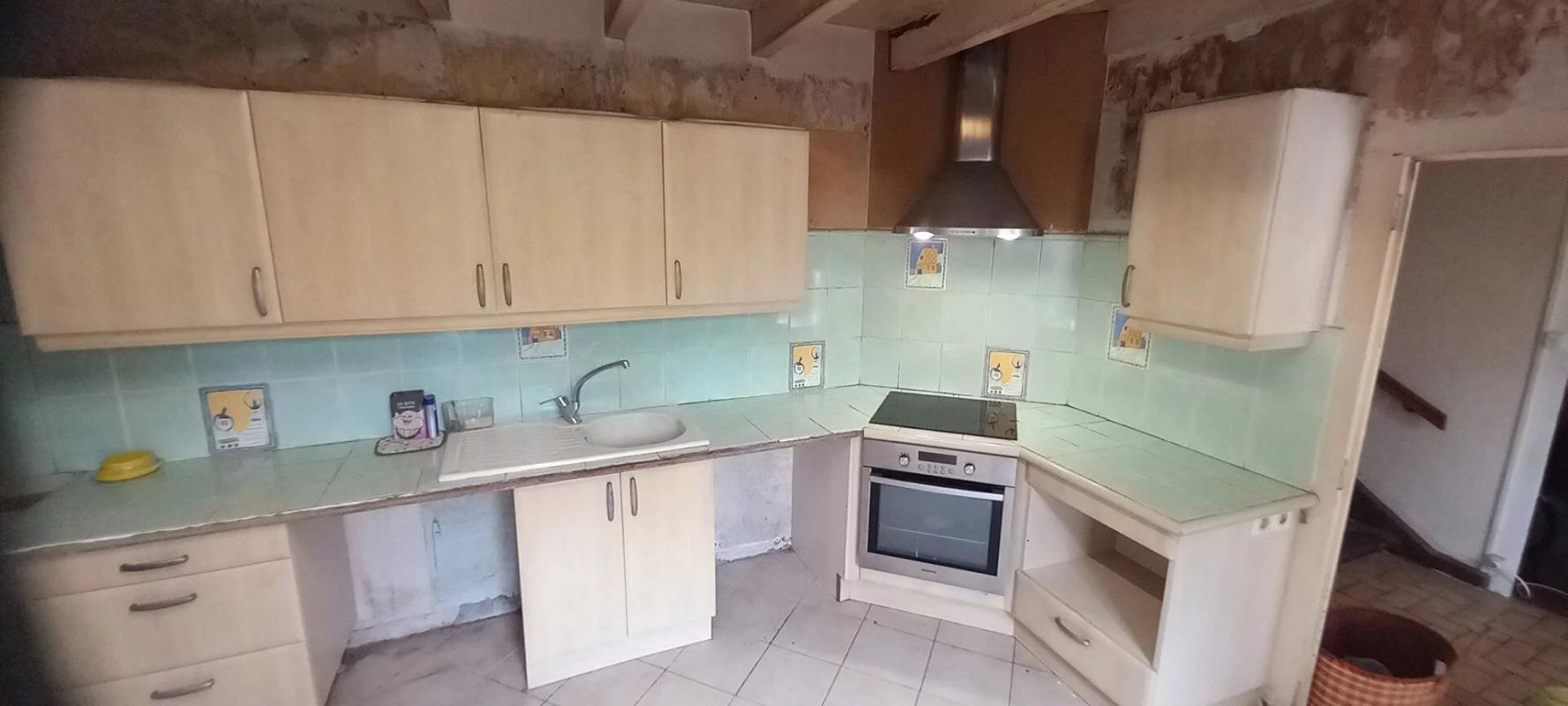 5 bedroom maison a renover in Blanzac Porcheresse, Charente, France