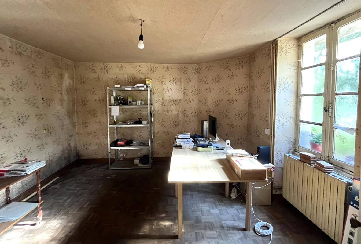 5 bedroom maison a renover in Blanzac Porcheresse, Charente, France