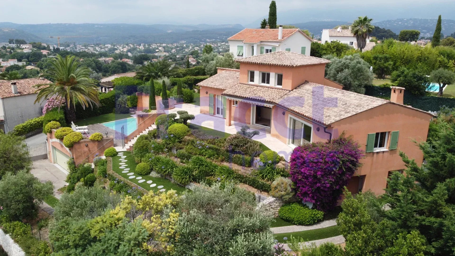 Villa in Cagnes-sur-Mer, Alpes-Maritimes, France – 86383009