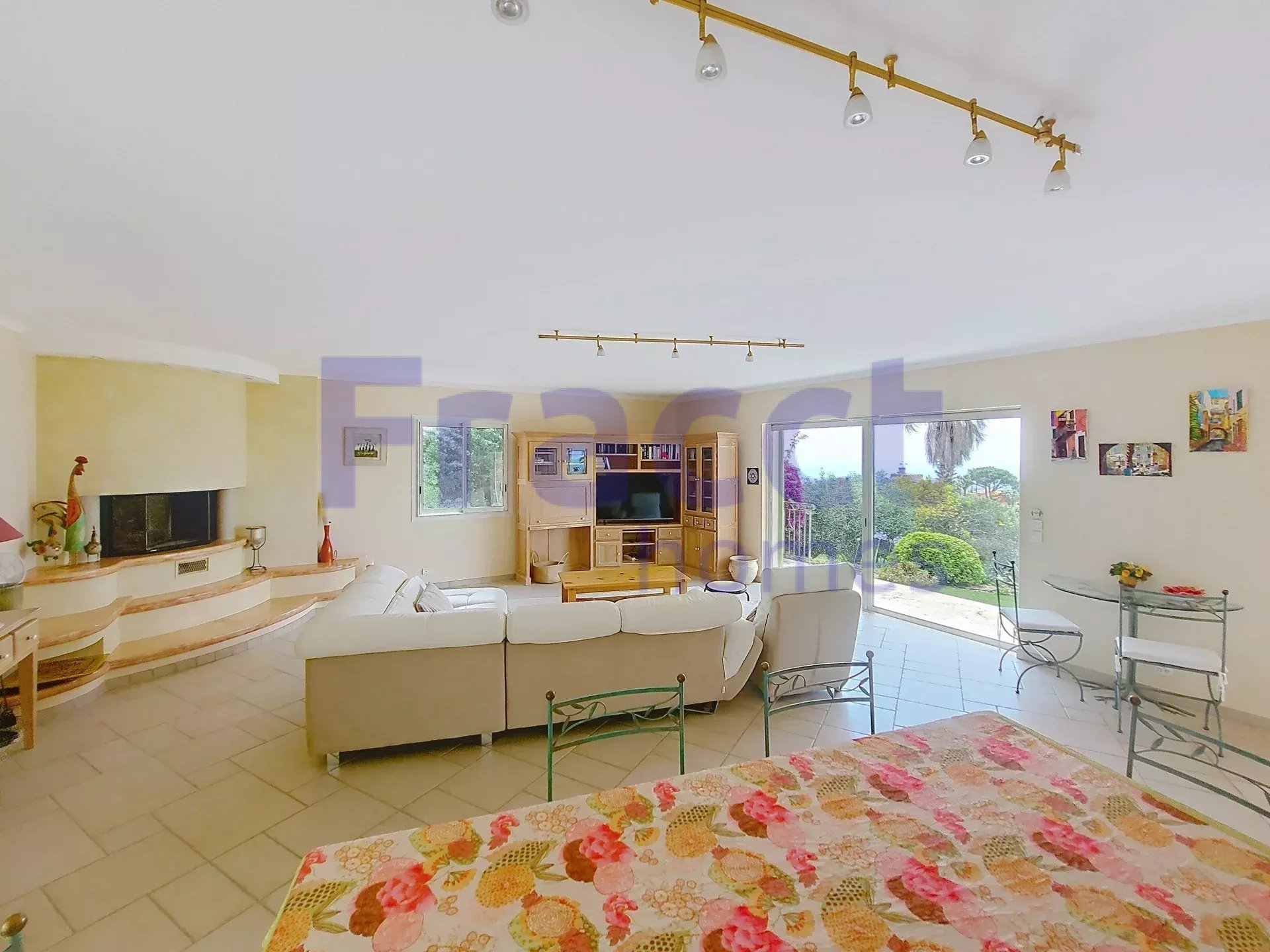 Villa in Cagnes-sur-Mer, Alpes-Maritimes, France – 86383009