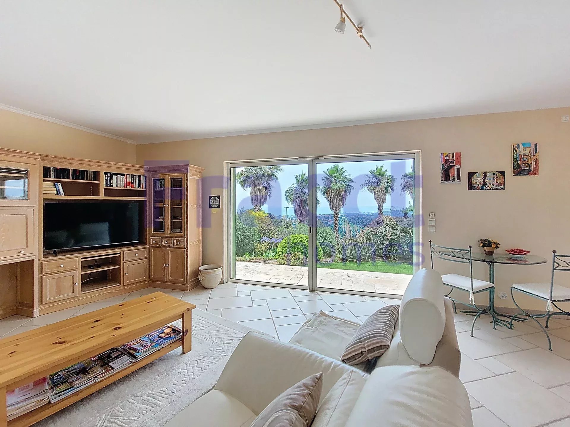Villa in Cagnes-sur-Mer, Alpes-Maritimes, France – 86383009